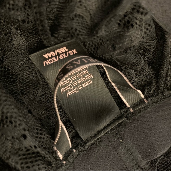 3/30$ Victoria’s Secret sheer lace midi skirt - Picture 4 of 4